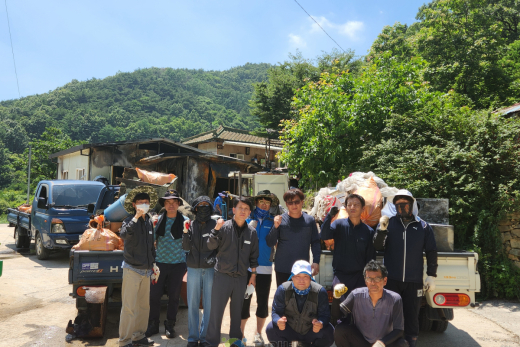 대구 군위군 삼국유사면 청년회, 화재 피해 가정 복구 위해 구슬땀