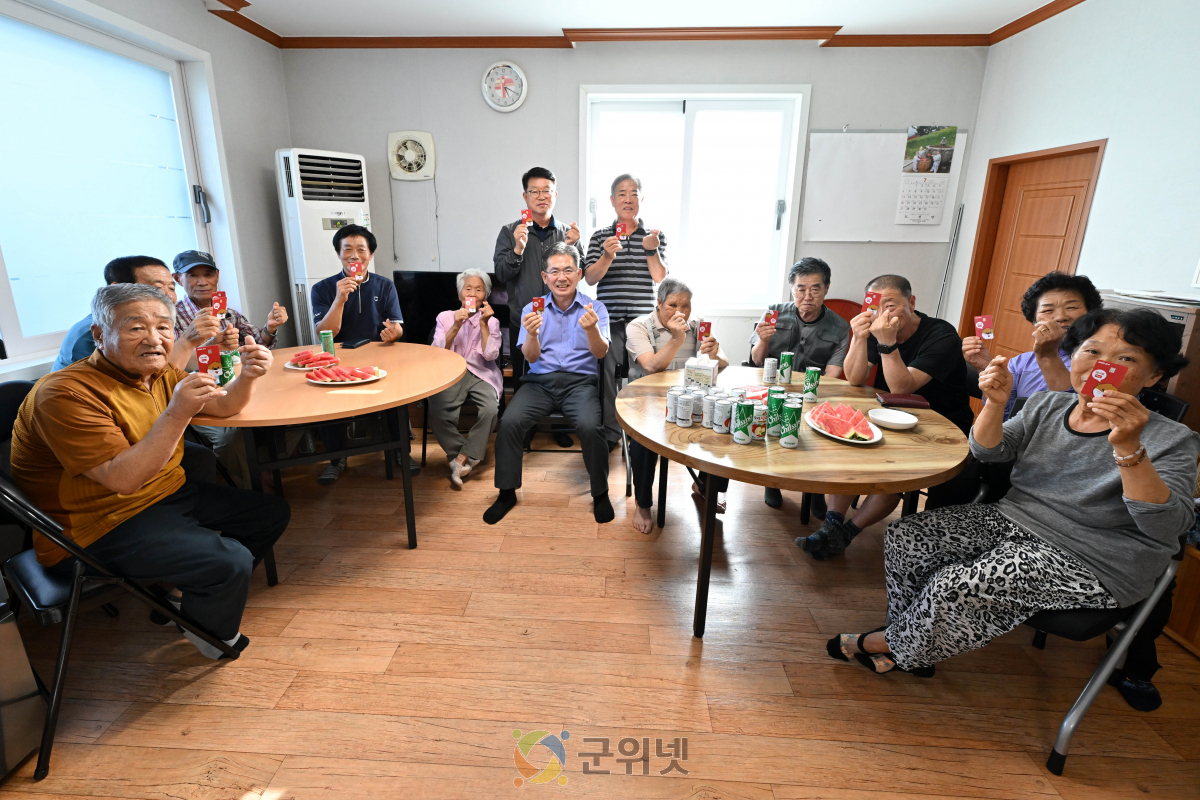 소외 없는 소비쿠폰… 군위군, 취약계층 직접 찾아간다 이미지