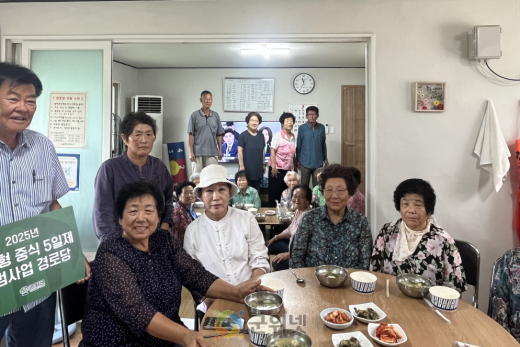 “함께 먹는 밥상에 나눔의 온도까지 더해졌다” 소보면 중식 5일제 시범경로당, 마을활력 이끌어