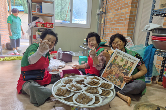 효령면 새마을회 부녀회, ‘경로당 어르신 중식봉사로 훈훈한 나눔 실천’ 이미지