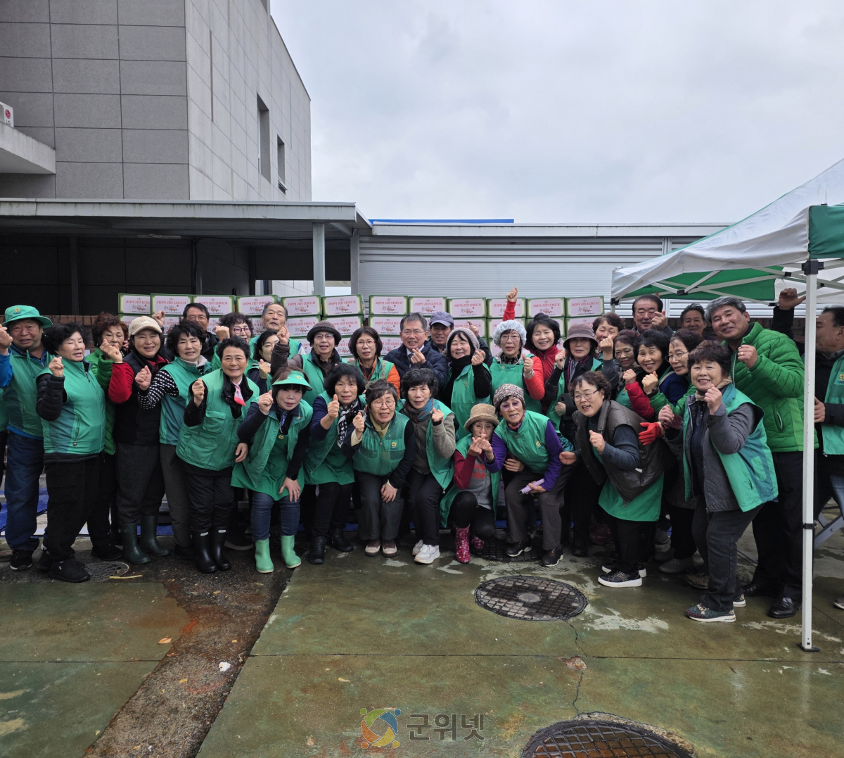 군위군 새마을부녀회,‘사랑의 김장 봉사’로 이웃 사랑 실천 이미지