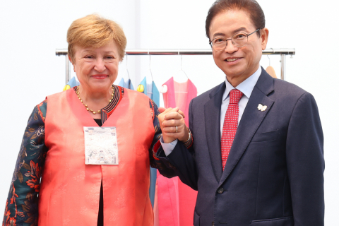 APEC 정상회의 참가 주요인사, 신라 천년 역사와 문화에 매료돼 이미지