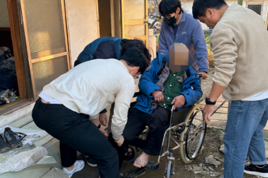 군위읍 찾아가는 보건복지팀,  올해 두 번째 생명 구조