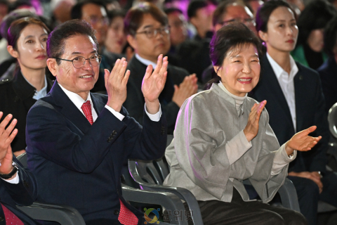 박정희 대통령 탄신 108주년… 리더십과 업적 되새긴다 이미지