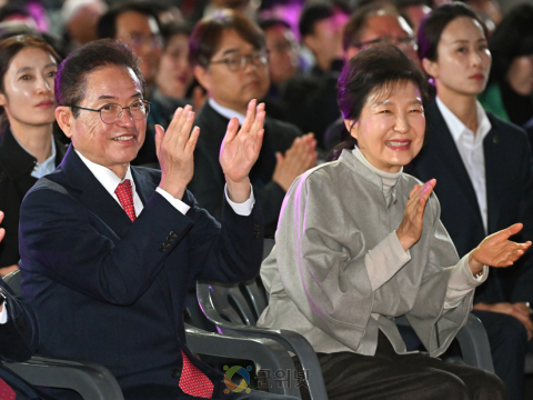박정희 대통령 탄신 108주년… 리더십과 업적 되새긴다