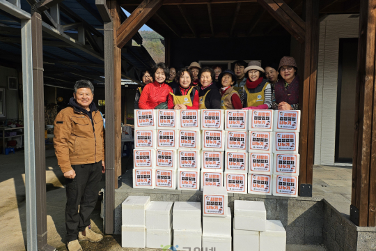 라이온스 클럽, 군위군 드림스타트 아동 가정에 김장 김치 후원 이미지