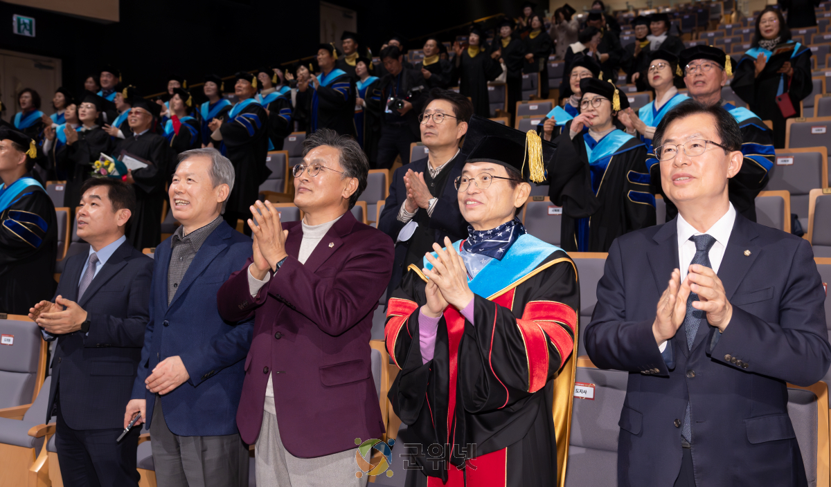 배움의 결실... 경북도민행복대학 명예학위수여식 개최 이미지