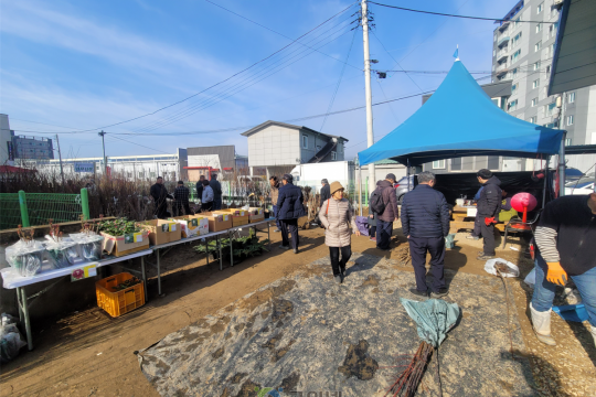 군위군산림조합 나무전시판매장 개장 준비 이미지