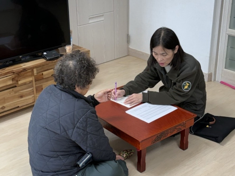군위군보건소 치매안심센터, 찾아가는 치매선별검사 운영