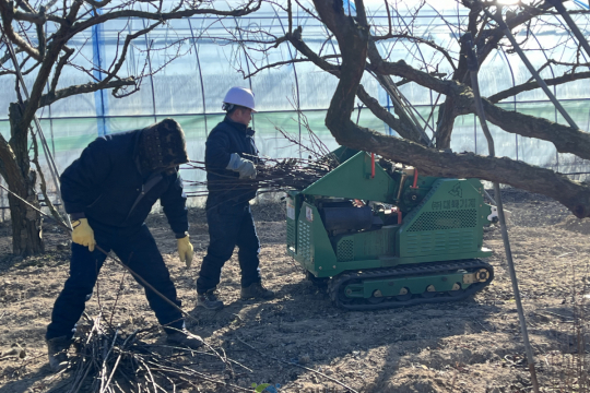 군위군,‘찾아가는 영농부산물 파쇄 지원’호응 크다 이미지