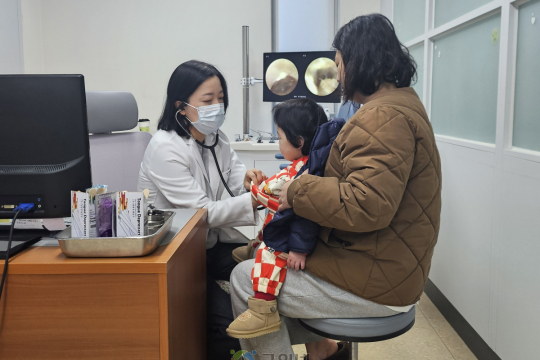 군위군보건소, 소아청소년과 및 안과 전문의 진료로  주민 건강 지킴이 역할 톡톡 이미지
