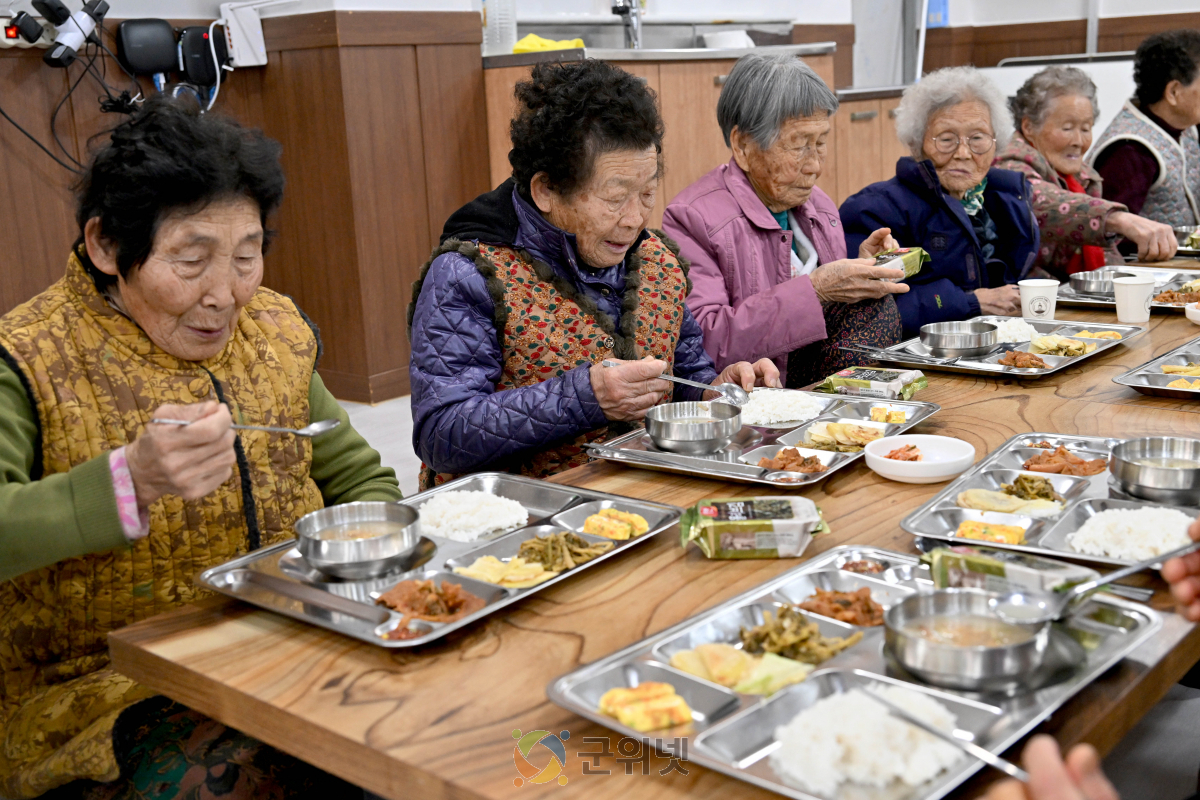 군위군, 경로당‘주 5일 따뜻한 밥상’대폭 확대 이미지