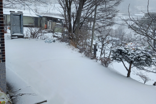 화산마을 설경 이미지