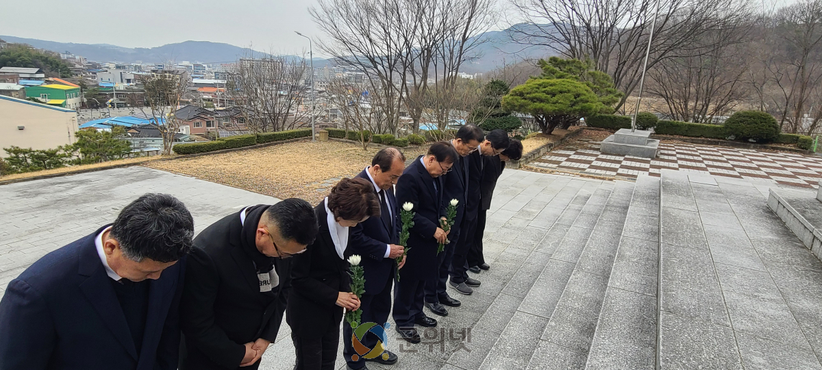 김영만 전 군위군수,  국민의힘 군위군수 예비후보 등록…충혼탑 참배로 본격 행보 시작