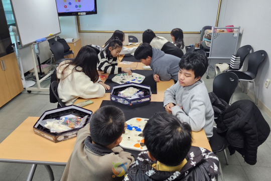 군위군가족센터, 다문화 아동 위한 ‘해비치온마음학교’ 봄방학 프로그램 운영 이미지