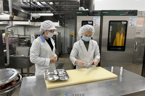 대구 5개 교육지원청, 학교급식 안전 위한 미생물 검사 실시 이미지