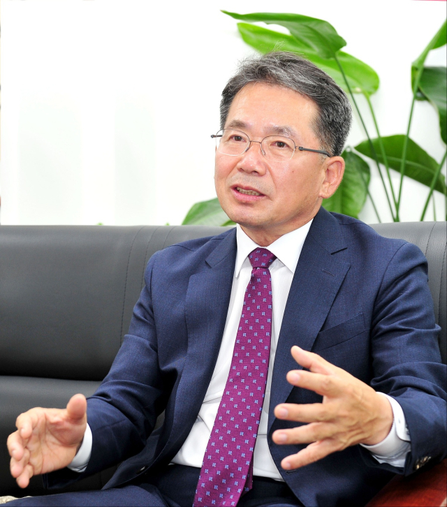 [속보] 국민의힘, 군위군수 후보에 김진열 현 군수 확정 이미지