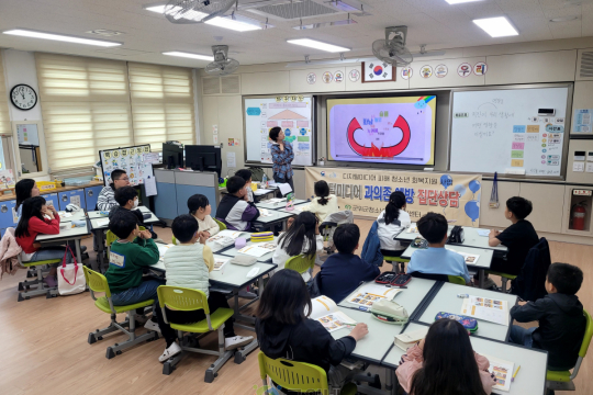 청소년‘스마트폰 위험탈출! 치얼업’집단상담 실시 이미지