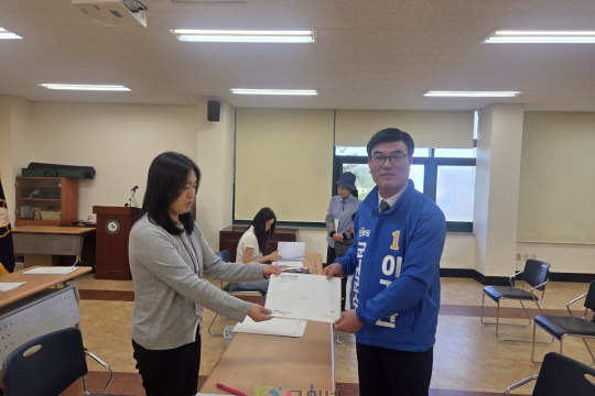 이기만 민주당 군위군수 후보, 후보등록 후 본격 선거전 돌입 이미지