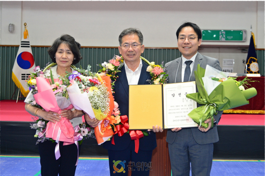 군위군선관위, 제9회 지방선거 당선인 당선증 교부식 개최