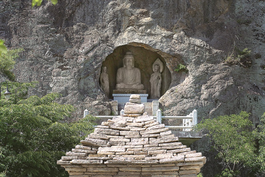 삼존석굴 모전석탑